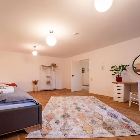 Ferienwohnung dreamcation - Ehemaliges Pfarrhaus, 3D-Tour, NETFLIX, Terrasse, BBQ, Küche, 130qm Kelheim Exterior foto